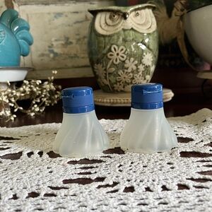 On the go Condiment Containers